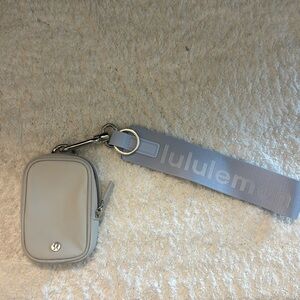 NEW Lululemon wallet and key strap